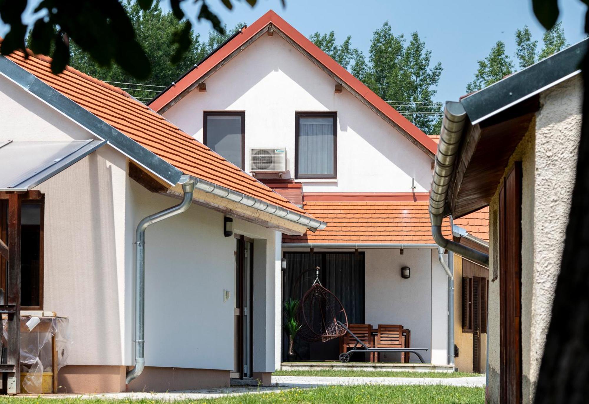 Park Apartman Sarrod Kültér fotó