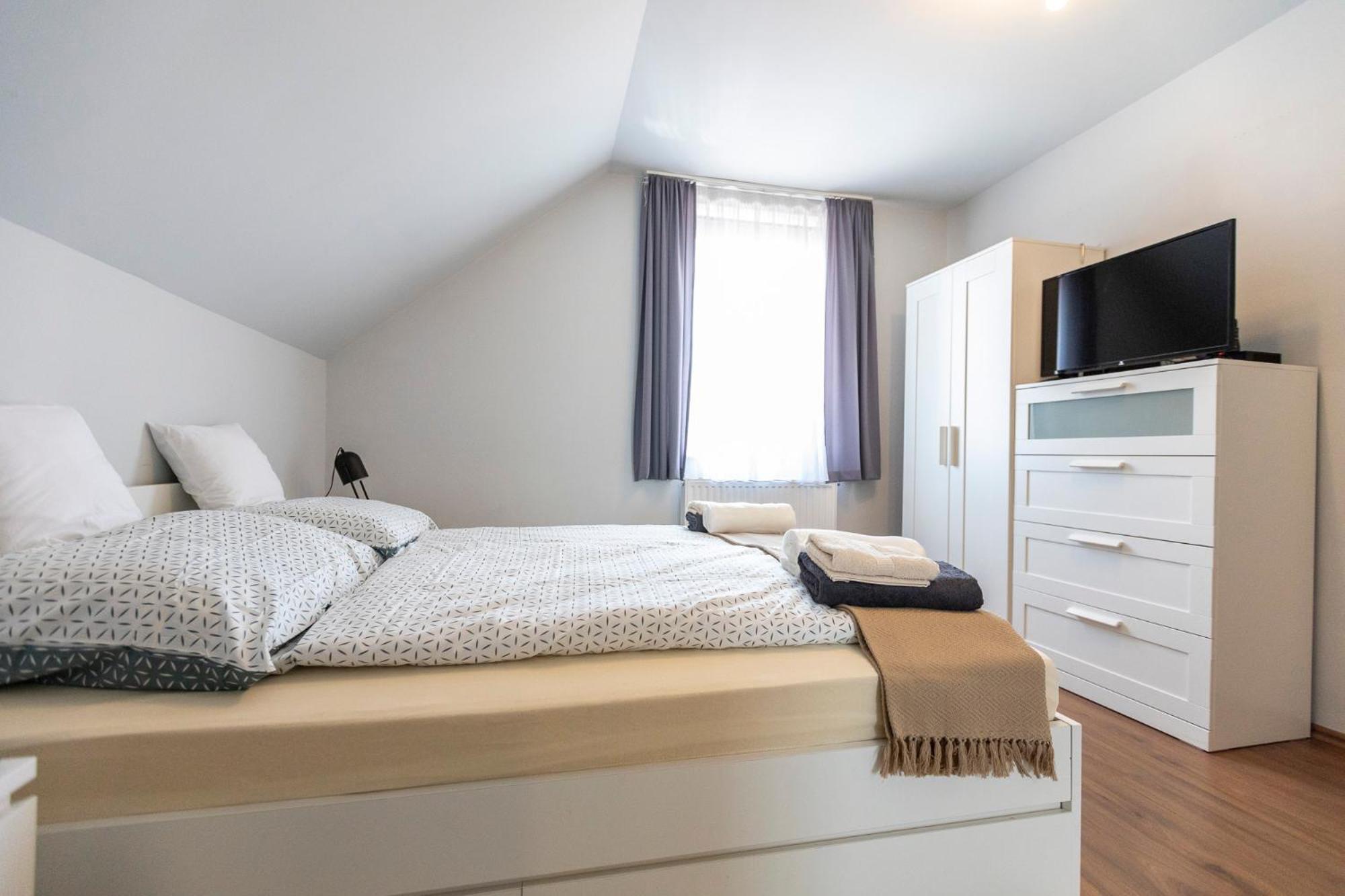 Park Apartman Sarrod Kültér fotó