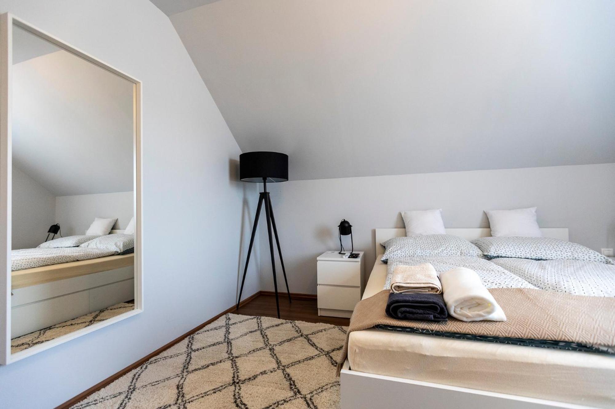 Park Apartman Sarrod Kültér fotó