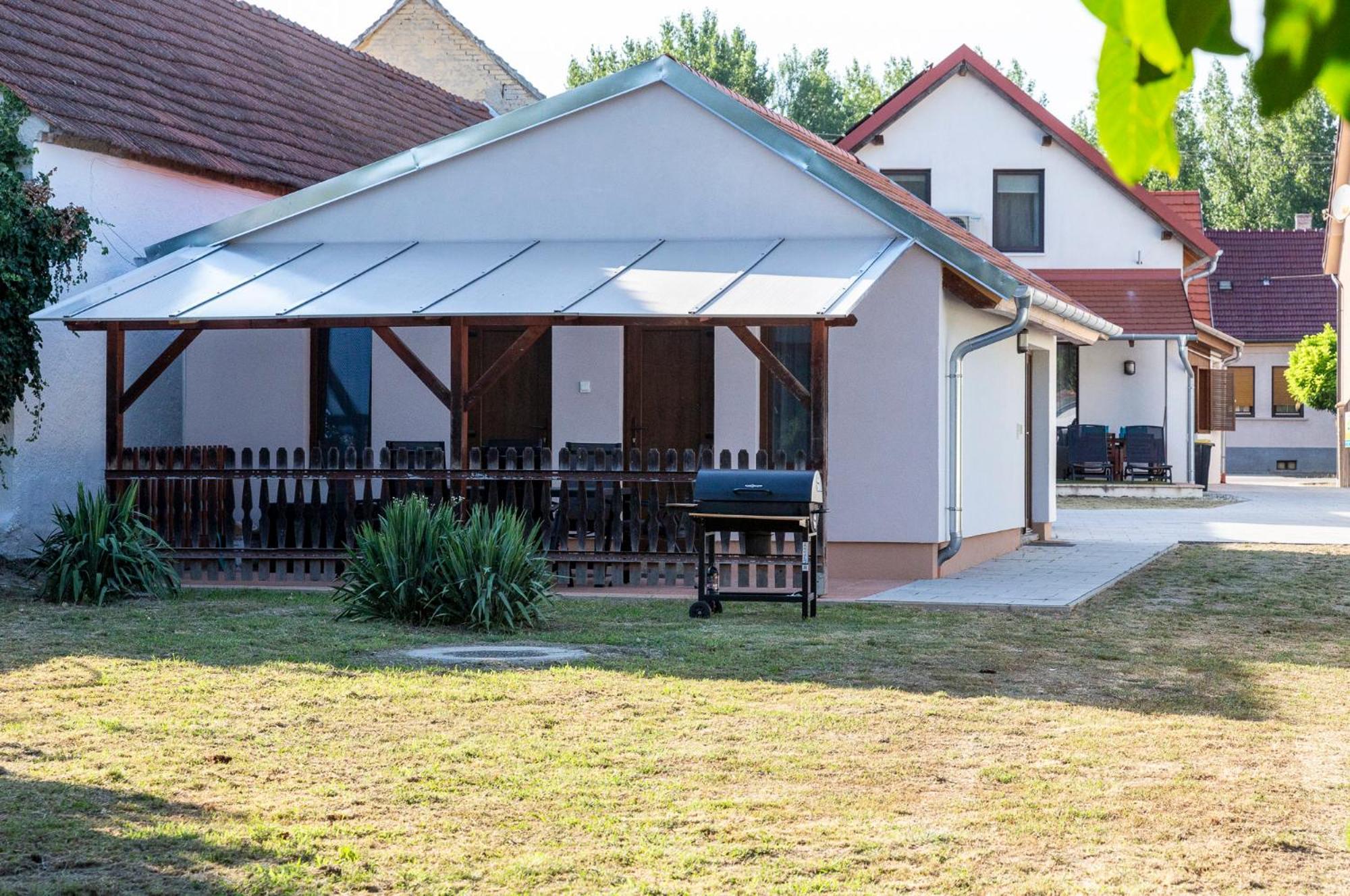 Park Apartman Sarrod Kültér fotó