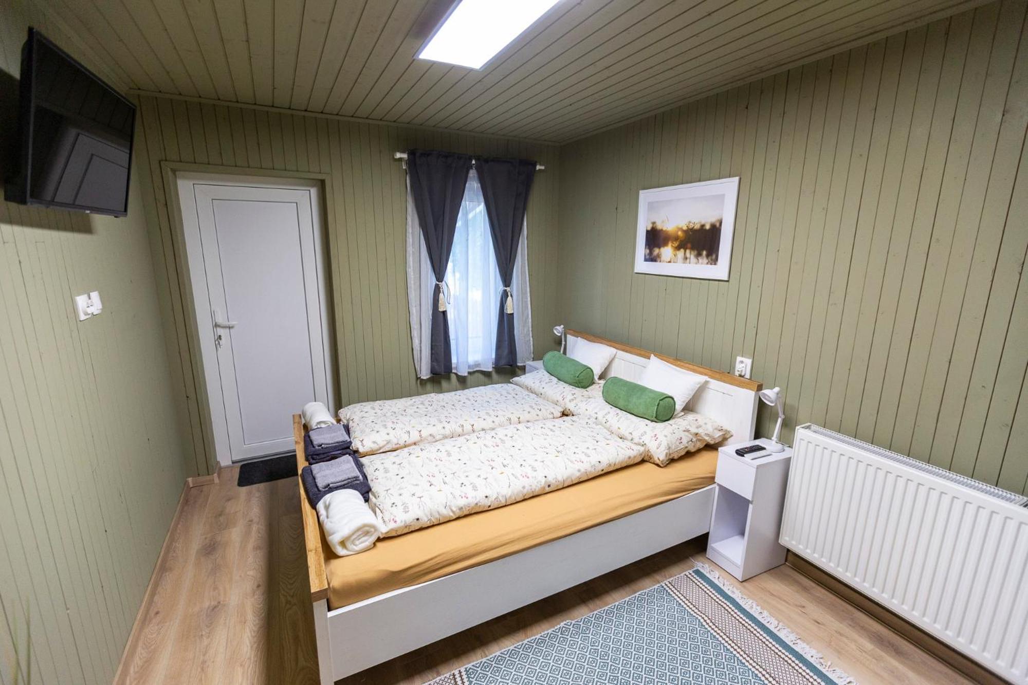 Park Apartman Sarrod Kültér fotó